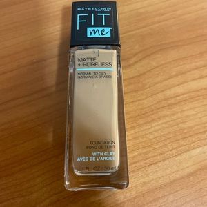 Maybelline Fit Me Matte + Poreless Foundation. 330 Toffee Carmel